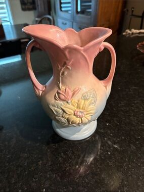 Hull pottery Vase